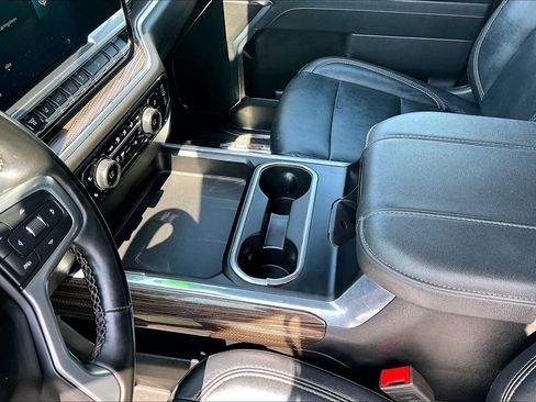 Used 2024 Chevrolet Silverado 2500 LT image 15