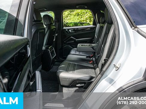 Used 2023 Porsche Cayenne AWD/4WD image 20