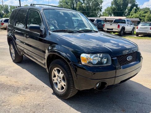 Used 2005 Ford Escape Limited FWD image 4