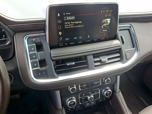 Used 2023 GMC Yukon XL SLT w/ SLT Luxury Package AWD/4WD image 14