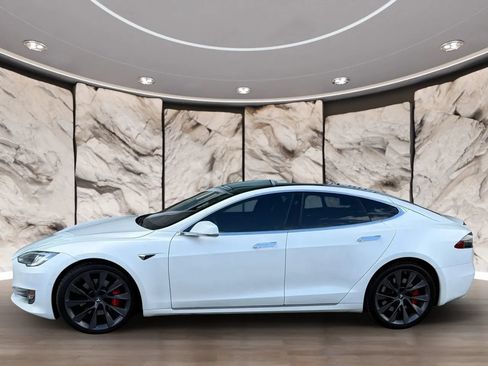 Used 2020 Tesla Model S Performance AWD/4WD image 3