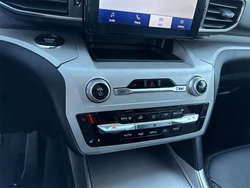 Used 2023 Ford Explorer XLT w/ Equipment Group 202A image 31