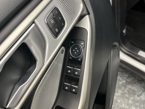 Used 2023 Ford Explorer Limited w/ Limited Technology Package image 11