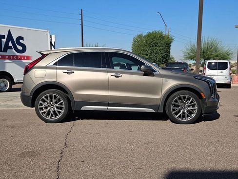 Used 2020 Cadillac XT4 Premium Luxury image 3