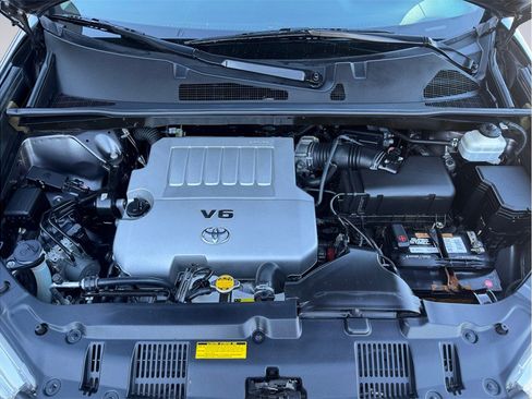 Used 2012 Toyota Highlander FWD w/ Tech Pkg image 8