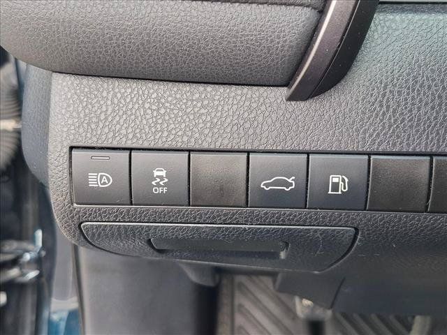 Used 2018 Toyota Camry LE FWD image 9
