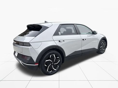 Used 2023 Hyundai Ioniq 5 SEL image 9