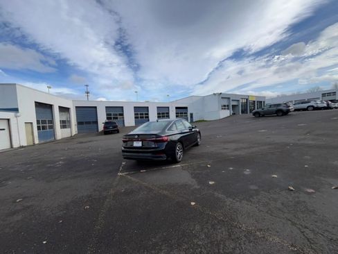 Used 2025 Volkswagen Jetta SE image 16