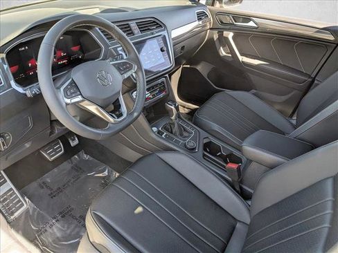Used 2023 Volkswagen Tiguan SE R-Line AWD/4WD image 10