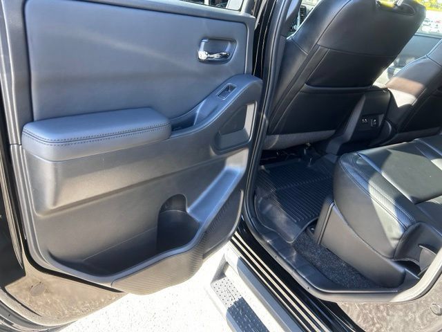Used 2022 Nissan Frontier PRO-4X w/ Pro-4X Premium Package AWD/4WD image 17