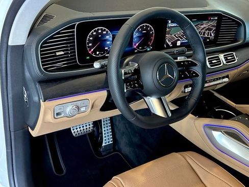 New 2026 Mercedes-Benz GLS 580 4MATIC image 10