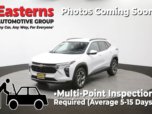 Used 2025 Chevrolet Trax LT FWD image 55