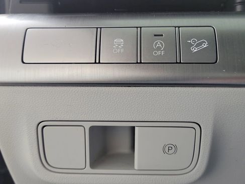 Used 2025 Hyundai Kona SE FWD image 13