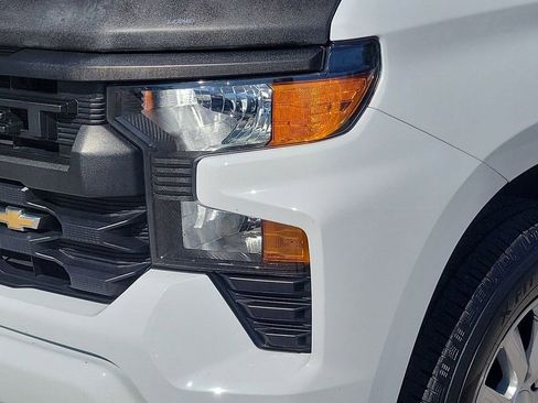 Used 2023 Chevrolet Silverado 1500 Custom image 16