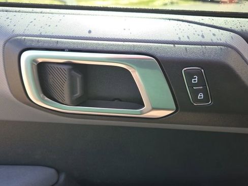 Used 2022 Ford Bronco Black Diamond w/ Sasquatch Package image 18