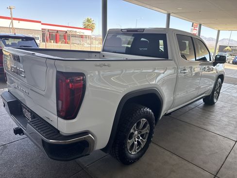 Used 2020 GMC Sierra 1500 SLT AWD/4WD image 4