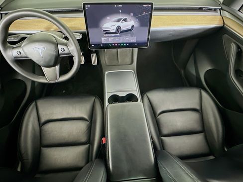 Used 2023 Tesla Model Y Performance image 18