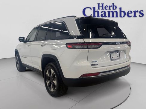 Used 2023 Jeep Grand Cherokee 4WD 4xe image 3