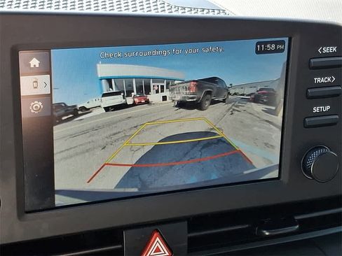 Used 2025 Hyundai Elantra Sport image 16