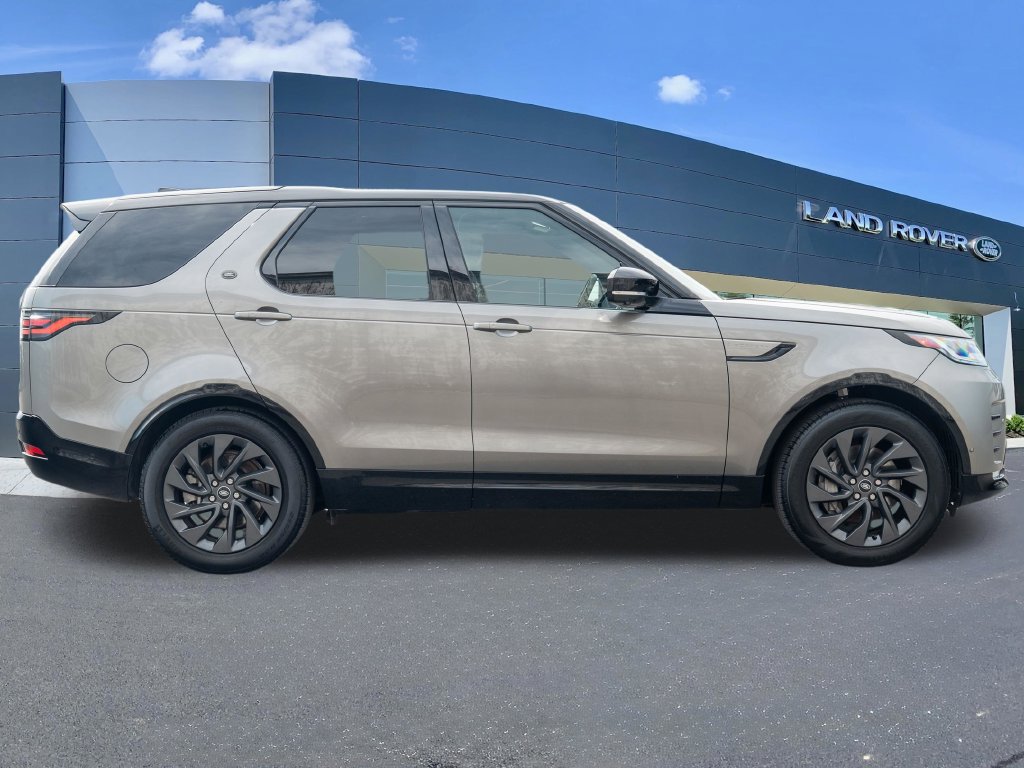 Used 2023 Land Rover Discovery S R-Dynamic AWD/4WD image 9