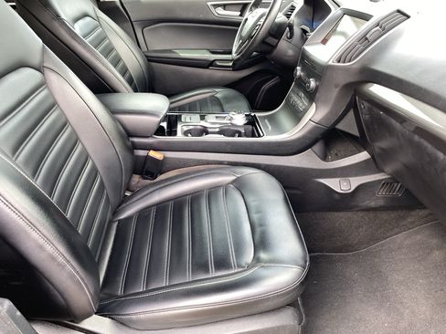 Used 2019 Ford Edge SEL w/ Equipment Group 201A FWD image 11