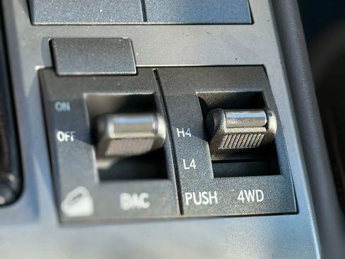 Used 2011 Lexus GX 460 Premium image 21