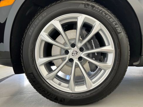 Used 2026 Porsche Macan AWD/4WD image 27