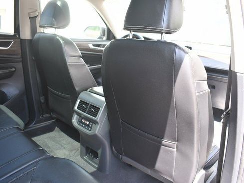 Used 2024 Volkswagen Atlas SEL AWD/4WD image 28