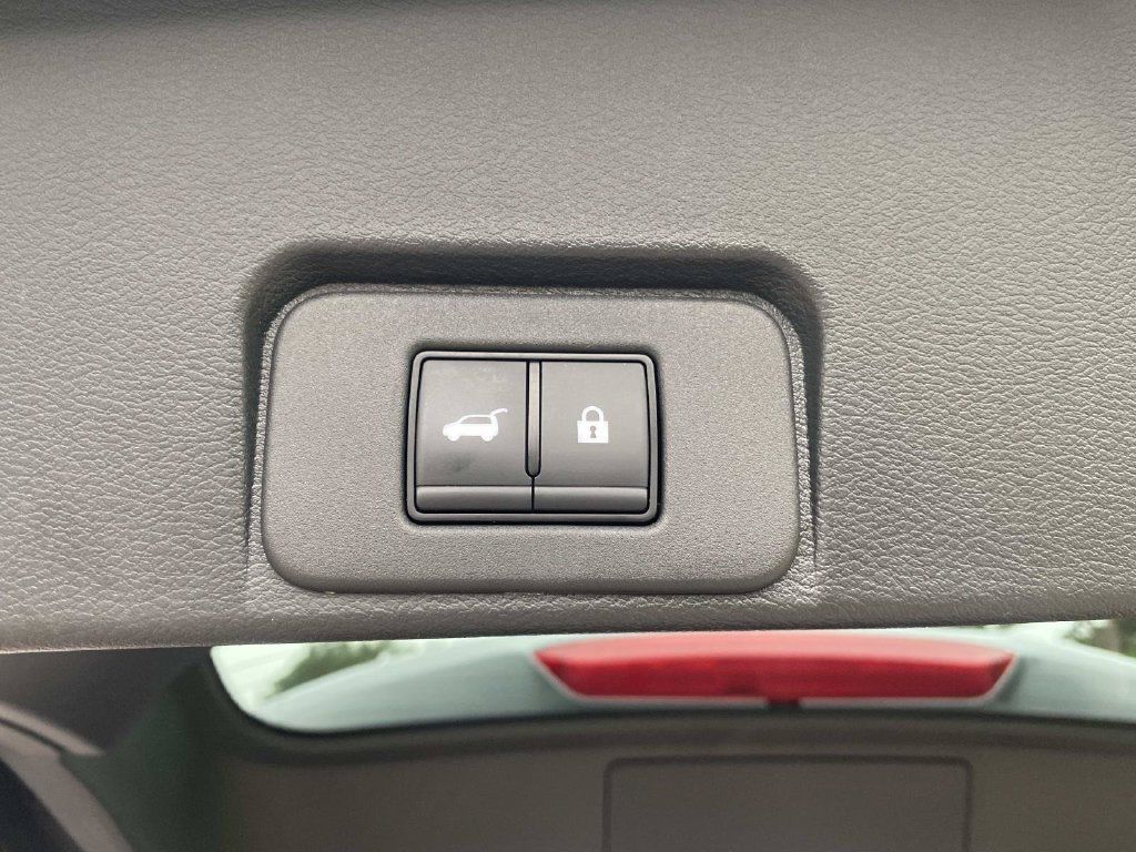 Used 2023 Nissan Rogue SV w/ SV Premium B Package AWD/4WD image 8