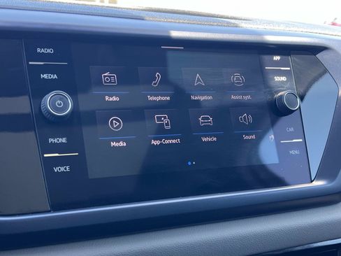 Certified 2023 Volkswagen Taos SE w/ Panoramic Sunroof Package FWD image 13