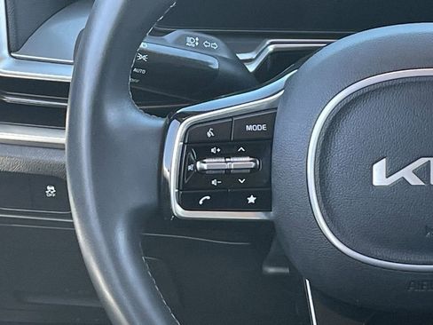 Certified 2025 Kia Sorento S image 22