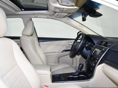 Used 2017 Toyota Camry XLE image 26