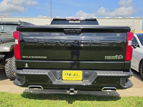 Used 2022 Chevrolet Silverado 1500 High Country AWD/4WD image 5