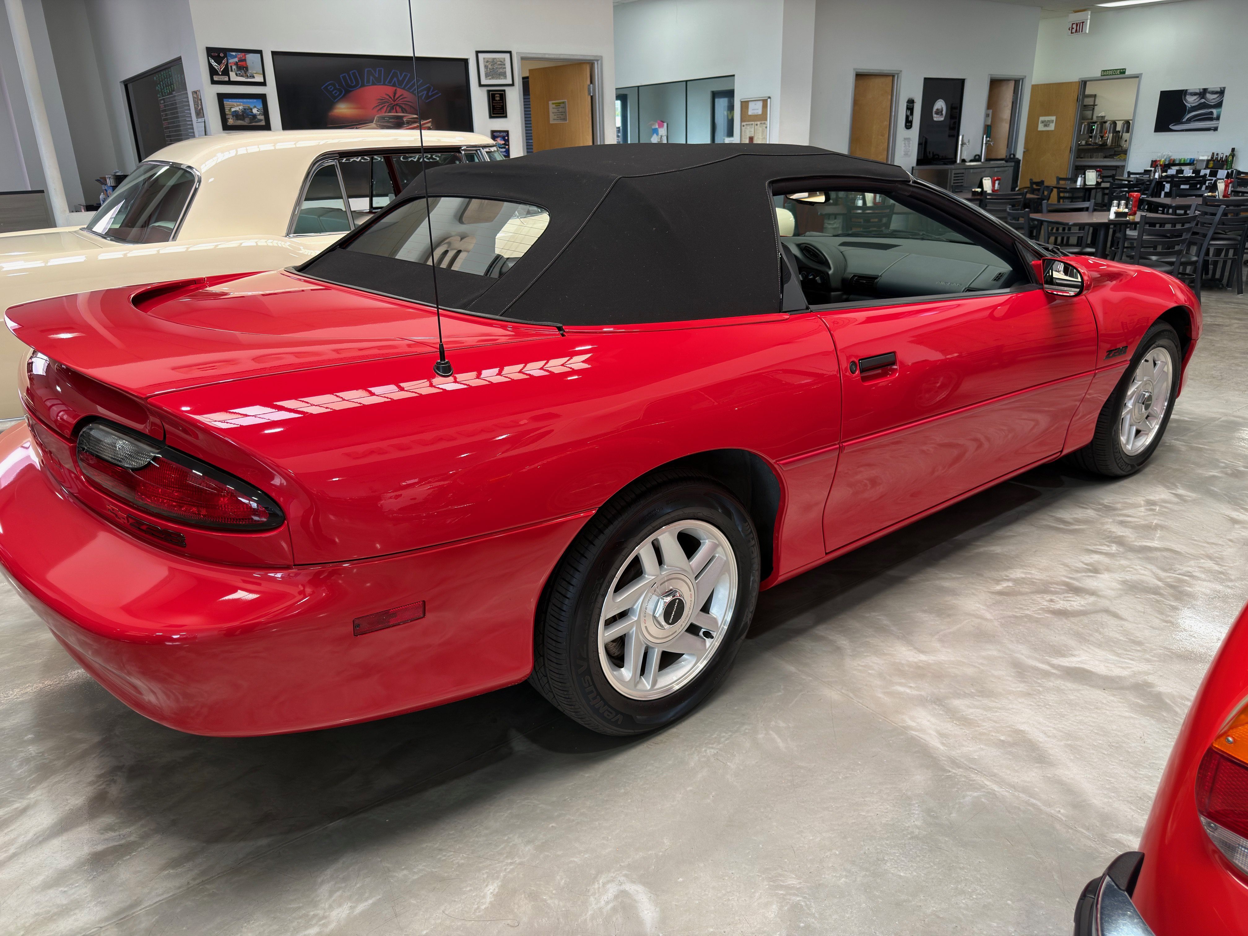 Used 1995 Chevrolet Camaro Z28 RWD image 9