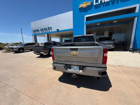 Used 2024 Chevrolet Silverado 3500 High Country w/ Technology Package AWD/4WD image 3