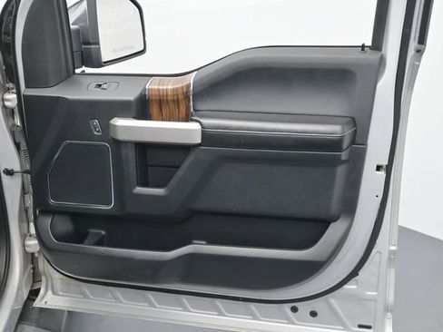 Used 2018 Ford F150 Lariat image 29