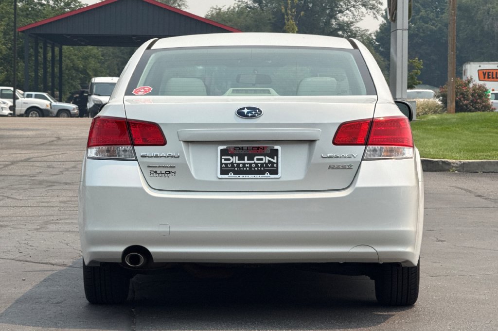 Used 2011 Subaru Legacy 2.5i Premium w/ All-Weather Pkg AWD/4WD image 5