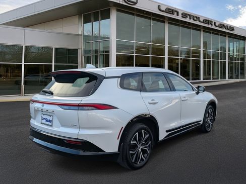 Used 2025 Toyota Crown Signia image 3