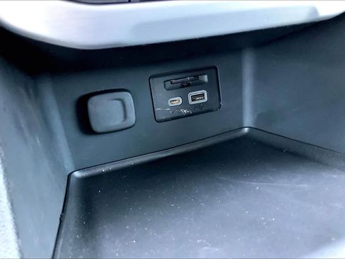 Used 2023 GMC Acadia SLT w/ Elevation Edition FWD image 28