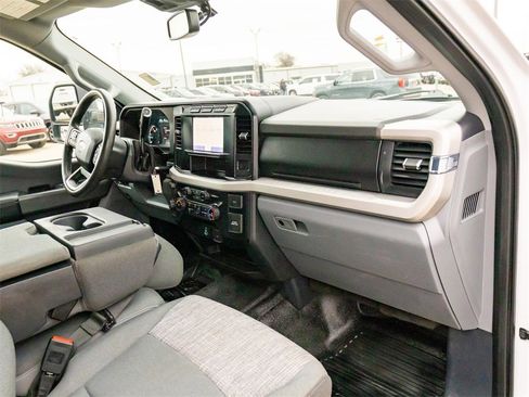 Used 2023 Ford F250 XLT w/ F-250 >10K GVWR Package image 16