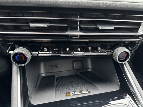 New 2026 Chevrolet Traverse LT w/ Midnight/Sport Edition image 11