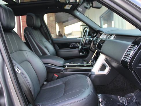 Used 2018 Land Rover Range Rover Supercharged image 12