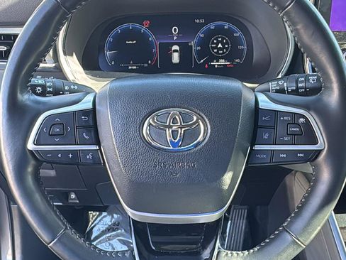 Used 2023 Toyota Highlander Platinum image 15