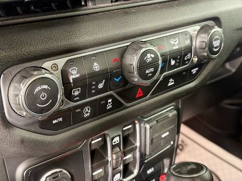 Used 2024 Jeep Wrangler Unlimited Sport AWD/4WD image 15