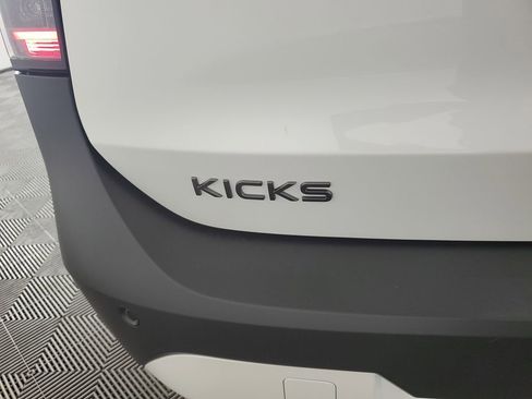 New 2026 Nissan Kicks SR FWD image 31