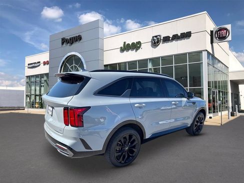 Used 2023 Kia Sorento SX AWD/4WD image 2