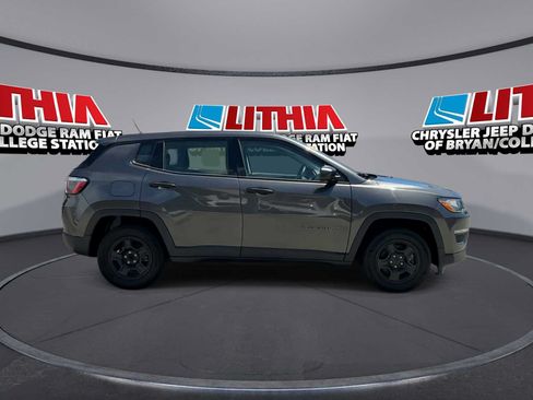 Used 2019 Jeep Compass Sport FWD image 9
