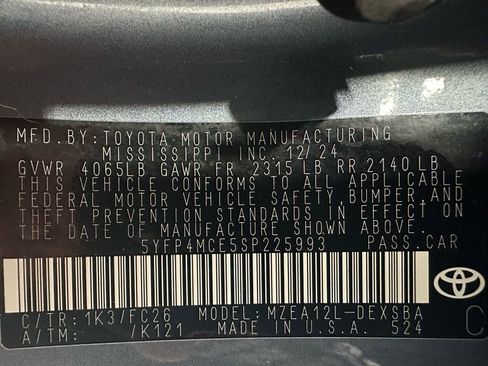 Used 2025 Toyota Corolla SE w/ SE Premium Package image 11