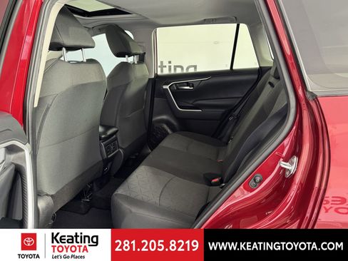 Certified 2021 Toyota RAV4 XLE w/ Convenience Package FWD image 15