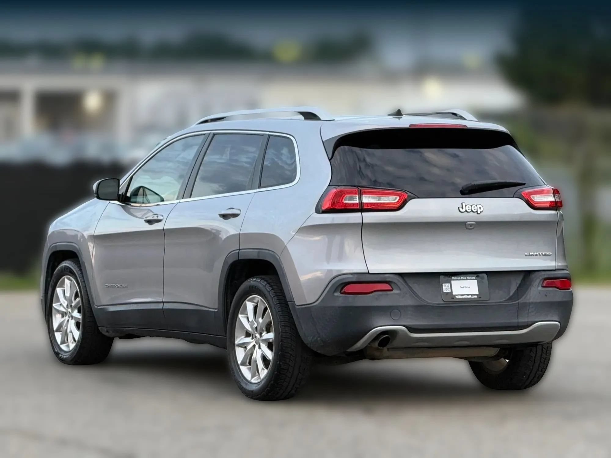 Used 2017 Jeep Cherokee Limited FWD image 10